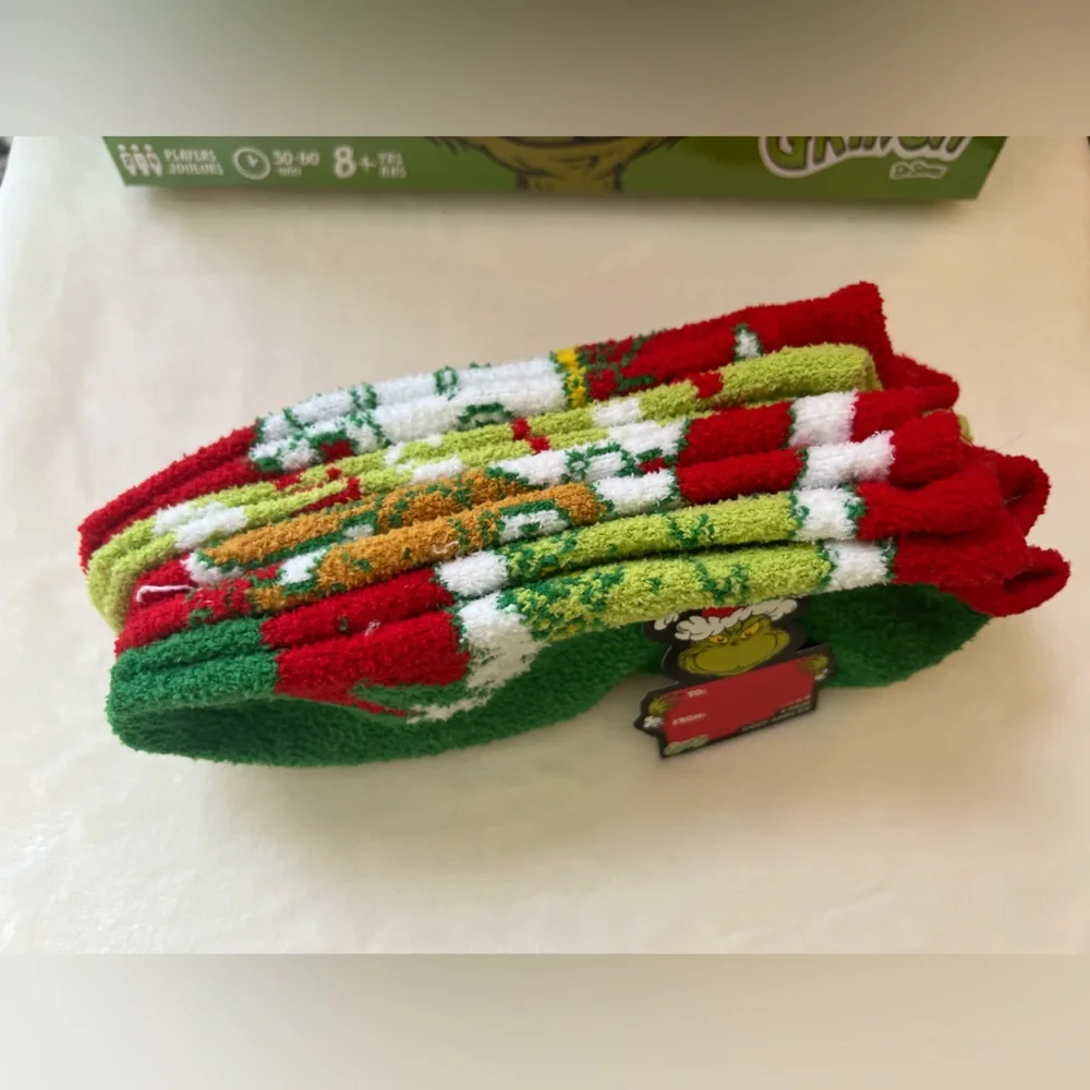 Grinch Gift Bundle – Board‎ Game + 4-Pair Cozy Socks | NEW